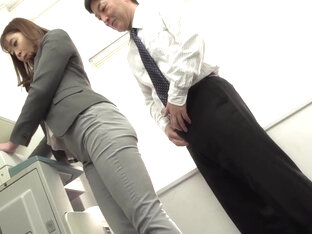 B2E2205-A male employee who ***s in-house with a lust for a big ass of an office lady beauty