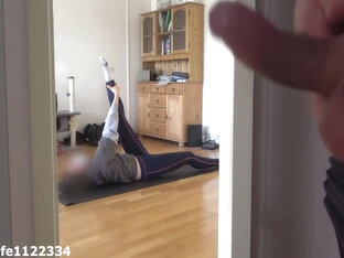 I Love To Watch How My Stepsister Is Doing Yoga And Jerk Off 6 Min