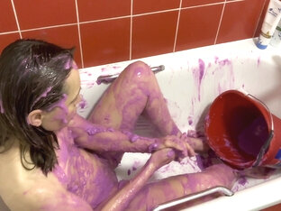 Hotel Play In Thick Gunge