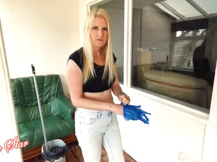 Cleaner Gets Her Jeans Wet