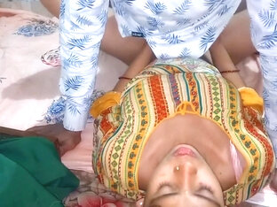 Desi Indian Bhabhi Ko Darji Ne Lund Daal Khub Choda And Facial On Her Mouth ( Hindi Audio )