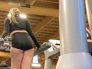 gym candid huge ass