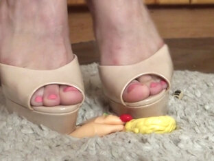 Sadistic Toy Crush Fun For Naughty Blonde Amber - SoloAustria